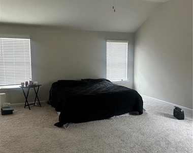 7226 Gladstone Circle - Photo Thumbnail 11