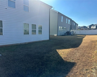 7226 Gladstone Circle - Photo Thumbnail 13