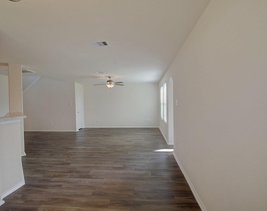 14616 Wheeler Drive - Photo Thumbnail 12