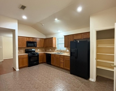 17719 Scarlett Falls Lane - Photo Thumbnail 2