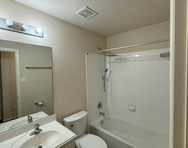 17719 Scarlett Falls Lane - Photo Thumbnail 18