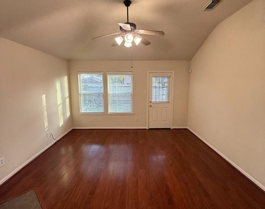 17719 Scarlett Falls Lane - Photo Thumbnail 8