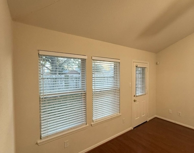 17719 Scarlett Falls Lane - Photo Thumbnail 6