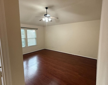 17719 Scarlett Falls Lane - Photo Thumbnail 9