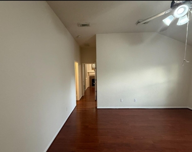 17719 Scarlett Falls Lane - Photo Thumbnail 10
