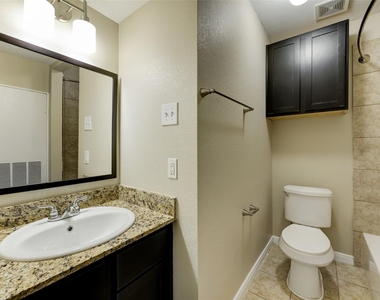 2006 W 43rd Street - Photo Thumbnail 8