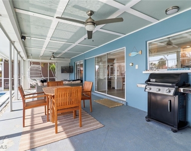 2211 Bayview Road - Photo Thumbnail 10