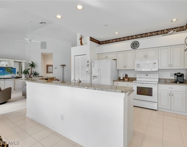 7100 Falcons Glen Boulevard - Photo Thumbnail 17