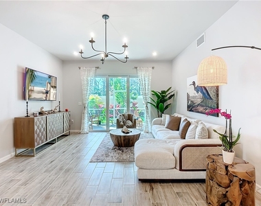 4664 Arboretum Circle - Photo Thumbnail 13