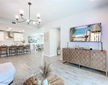 4664 Arboretum Circle - Photo Thumbnail 16