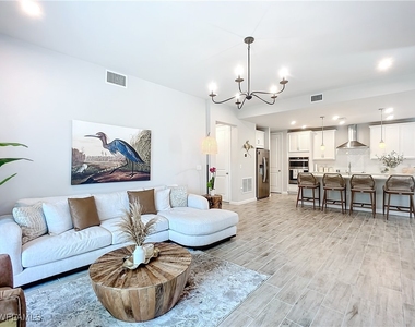 4664 Arboretum Circle - Photo Thumbnail 15