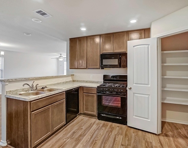 14412 Conifer Drive - Photo Thumbnail 5