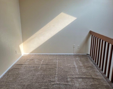 12244 Bob White Drive - Photo Thumbnail 7