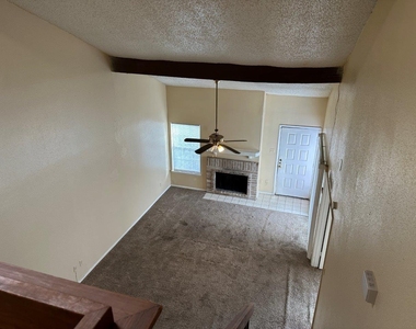 12244 Bob White Drive - Photo Thumbnail 9