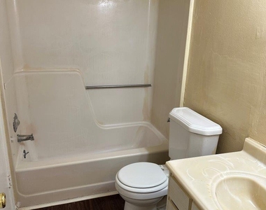 12244 Bob White Drive - Photo Thumbnail 4