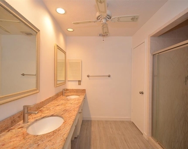 2822 River Birch Drive - Photo Thumbnail 8