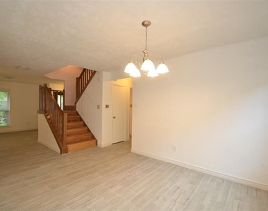 2822 River Birch Drive - Photo Thumbnail 10