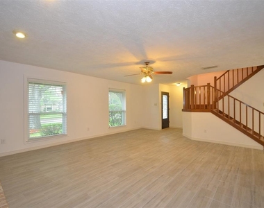 2822 River Birch Drive - Photo Thumbnail 4