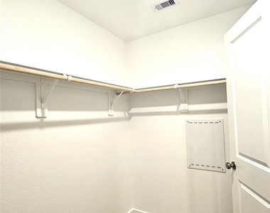 3132 Sunset Glory Drive - Photo Thumbnail 27