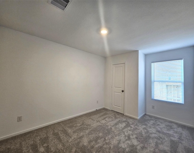 3132 Sunset Glory Drive - Photo Thumbnail 16
