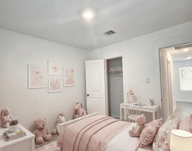 3132 Sunset Glory Drive - Photo Thumbnail 13