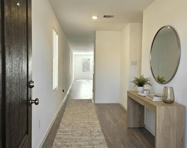 3132 Sunset Glory Drive - Photo Thumbnail 4