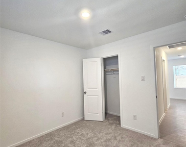 3132 Sunset Glory Drive - Photo Thumbnail 12