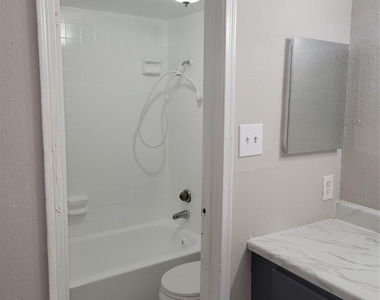 7200 W T C Jester Boulevard - Photo Thumbnail 14