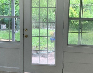 1272 Pecan Street - Photo Thumbnail 9