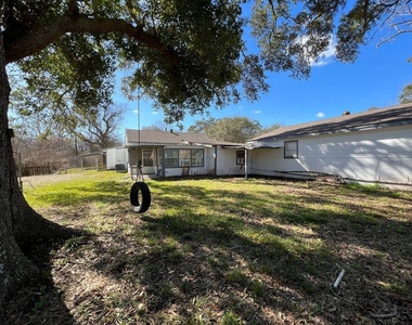 1272 Pecan Street - Photo Thumbnail 16