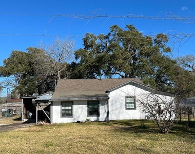1272 Pecan Street - Photo Thumbnail 2