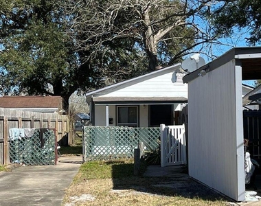 1272 Pecan Street - Photo Thumbnail 13