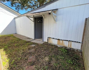 1272 Pecan Street - Photo Thumbnail 14