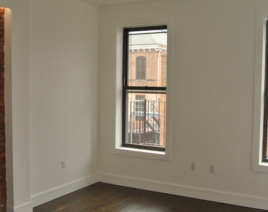72 Maujer Street - Photo Thumbnail 5