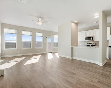 2041 Layla Drive - Photo Thumbnail 3