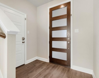 2041 Layla Drive - Photo Thumbnail 2