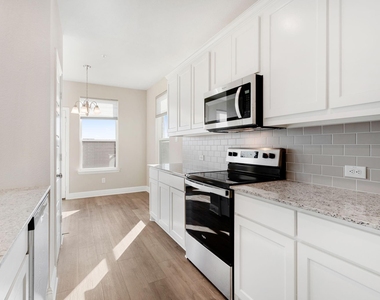 2041 Layla Drive - Photo Thumbnail 8