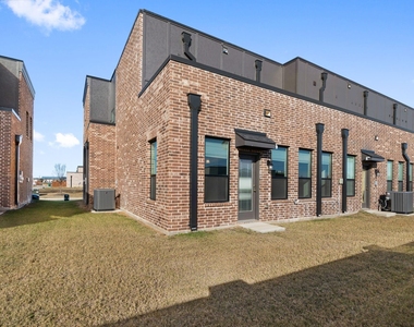 2041 Layla Drive - Photo Thumbnail 18