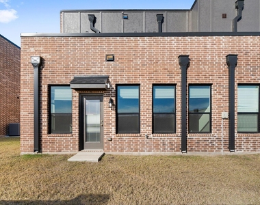 2041 Layla Drive - Photo Thumbnail 19