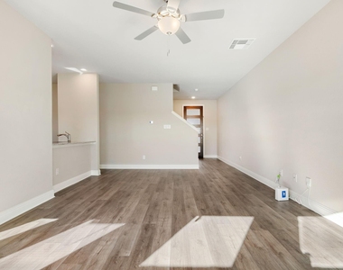 2041 Layla Drive - Photo Thumbnail 5