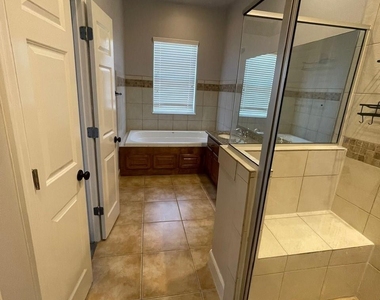 2605 Almeda Forest Court - Photo Thumbnail 21