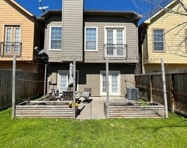 2605 Almeda Forest Court - Photo Thumbnail 2