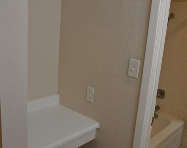 6111 Beverly Hill Street - Photo Thumbnail 16