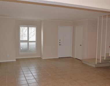 6111 Beverly Hill Street - Photo Thumbnail 5