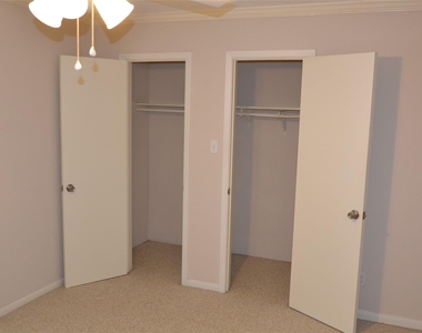 6111 Beverly Hill Street - Photo Thumbnail 9