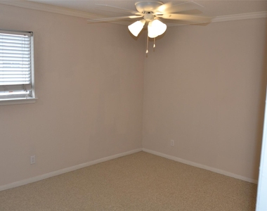 6111 Beverly Hill Street - Photo Thumbnail 7