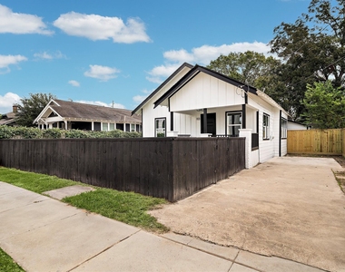 113 Delmar Street - Photo Thumbnail 1