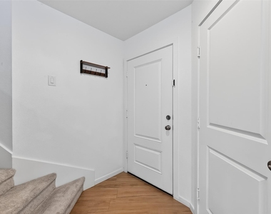 3039 Ash Ray Drive - Photo Thumbnail 6