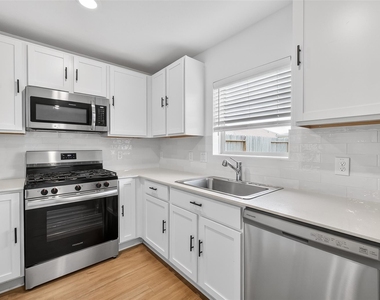 3039 Ash Ray Drive - Photo Thumbnail 13