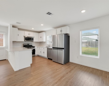 3039 Ash Ray Drive - Photo Thumbnail 12